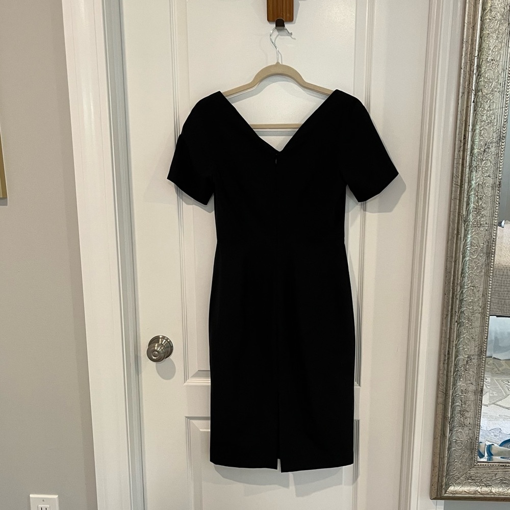 Perfect black shift dress for work or night out!
